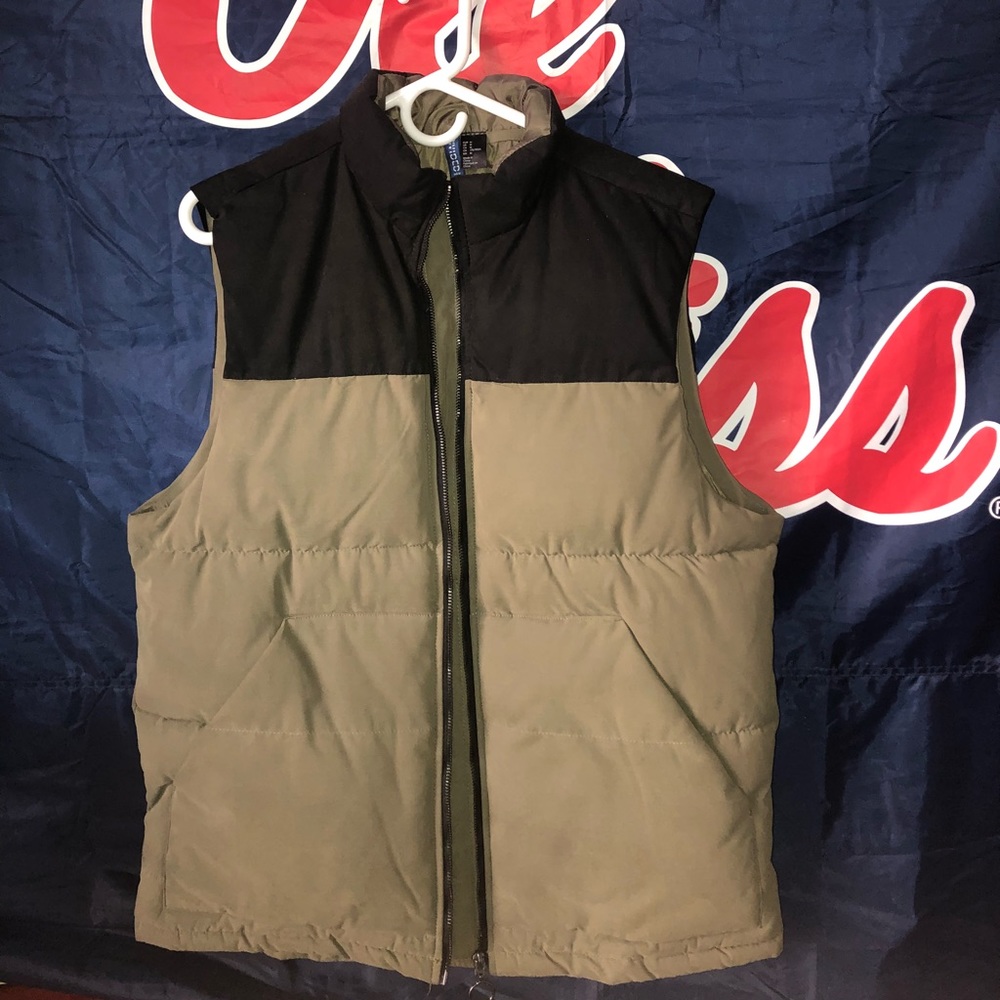 H&M Black & Olive Green Vest!
